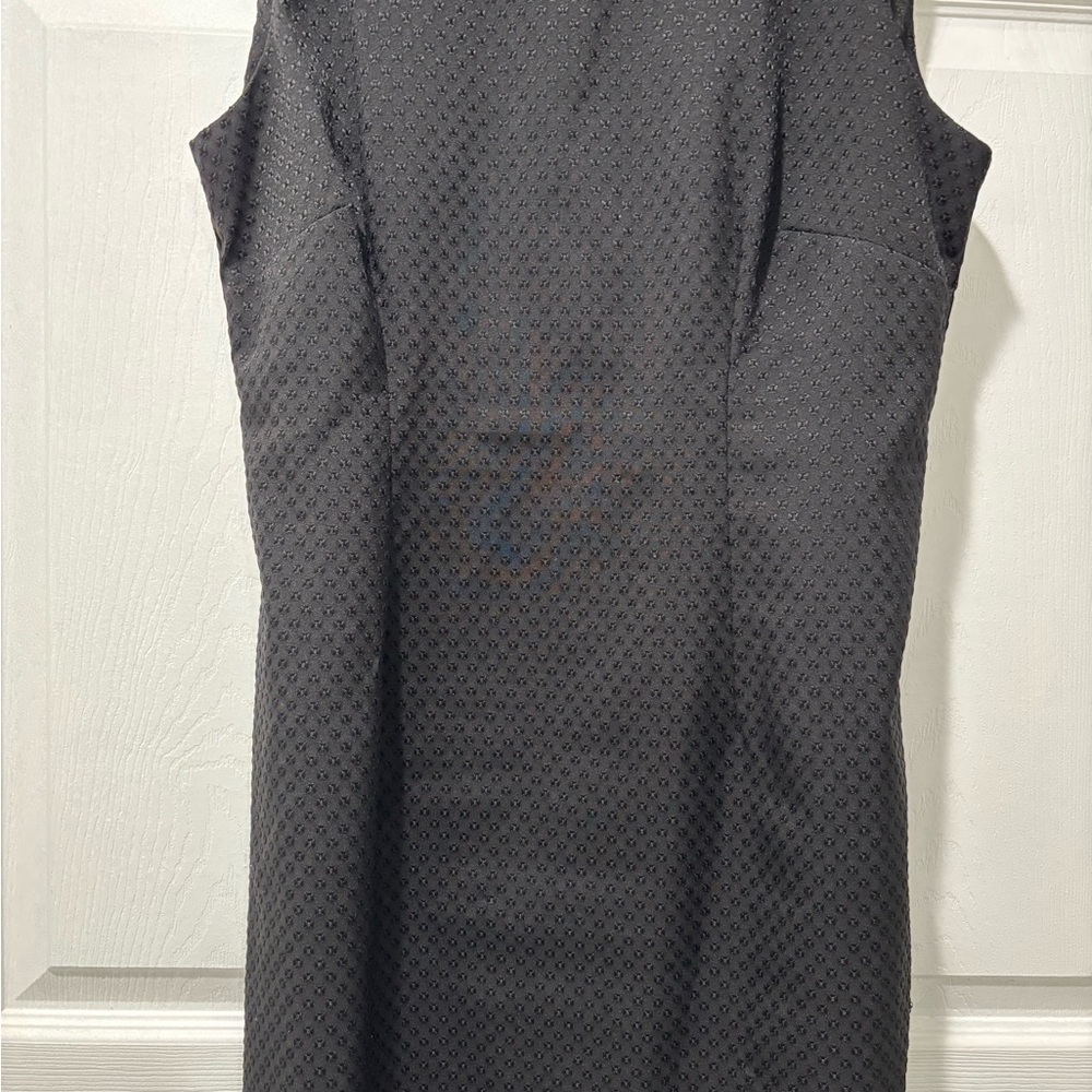 Chic Black Sleeveless Midi Dress